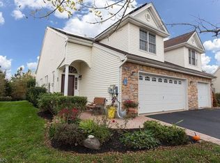 93 Saratoga Ct, Somerset, NJ 08873