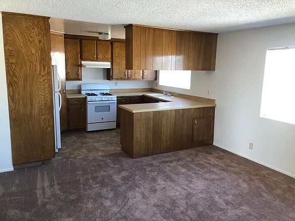 4th image of 9851 Belmont St #8