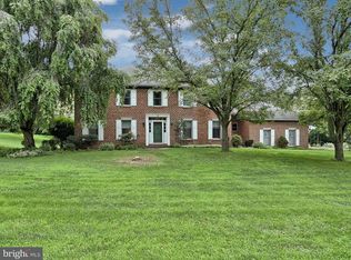 17 Waverly Dr, Hummelstown, PA 17036