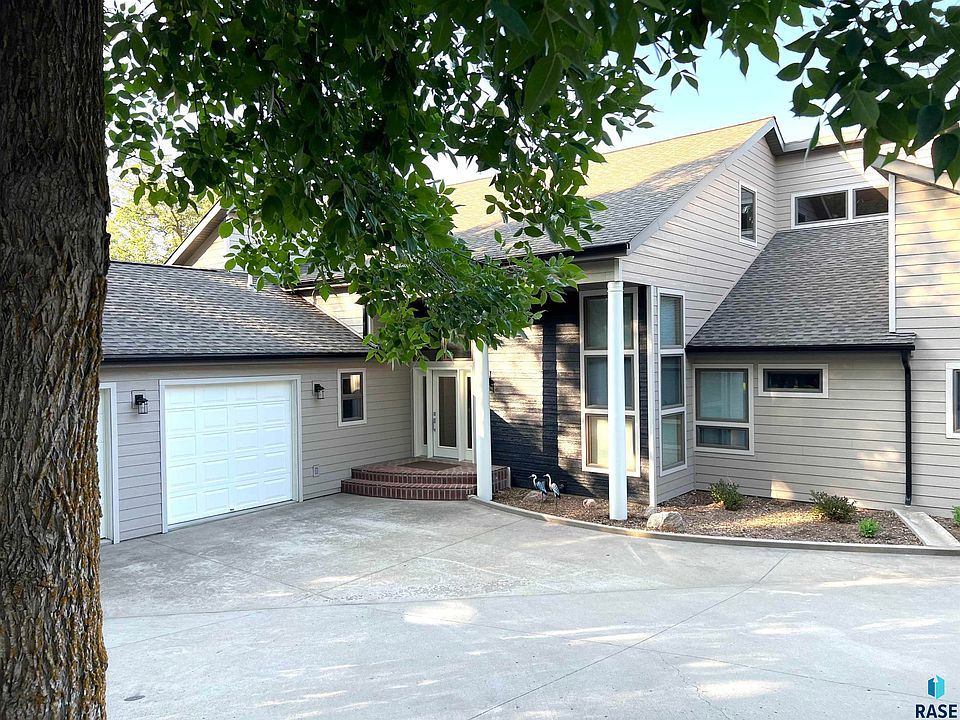 1st image of 2166 Rix Rd