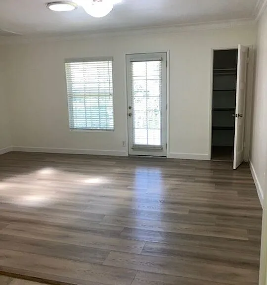 401 N Van Ness Ave #3 — Photo 10