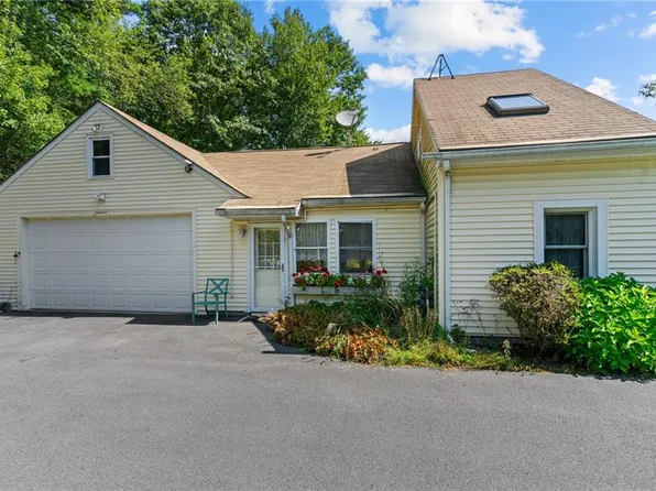 107 N Main St, Slatersville, RI 02876