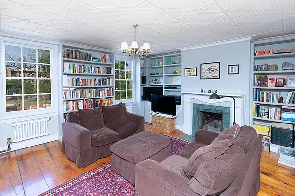 Rented by New York Casas Ltd. | media 23