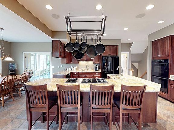 4th image of 487 Lakewood Farms Dr