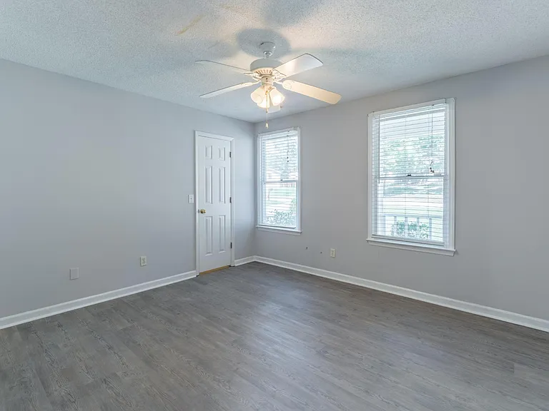 108 Dutch Dr — Photo 27