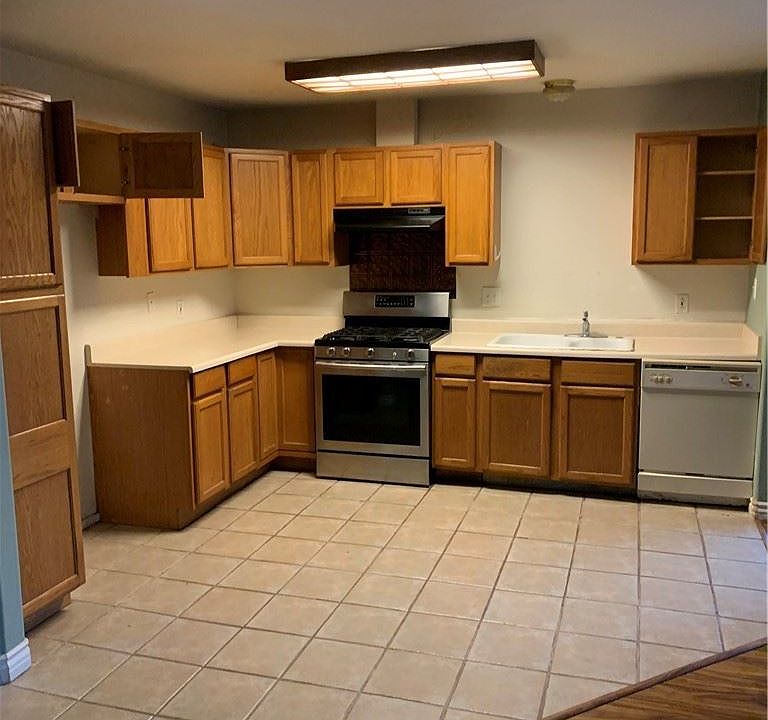 2nd image of 114 Street #A