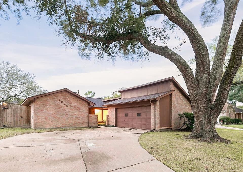 1st image of 1923 Fall Meadow Dr