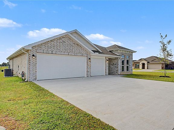 3rd image of 814 Amarone Rd