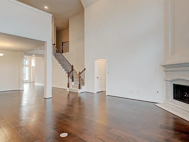 4006 Misty Waters Ln — Photo 8
