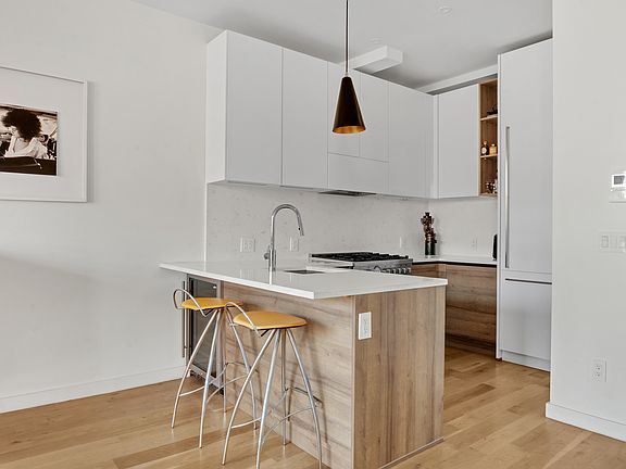 5th image of 168 Evergreen Ave #4F