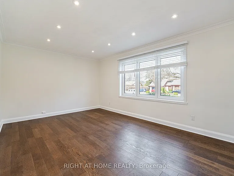 154 Martin Grove Rd — Photo 9
