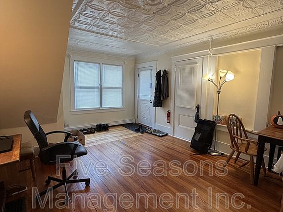 5th image of 465-467 Colchester Ave #1