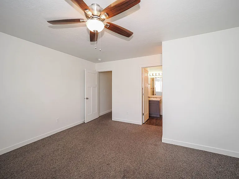 634 N 130 E — Photo 24