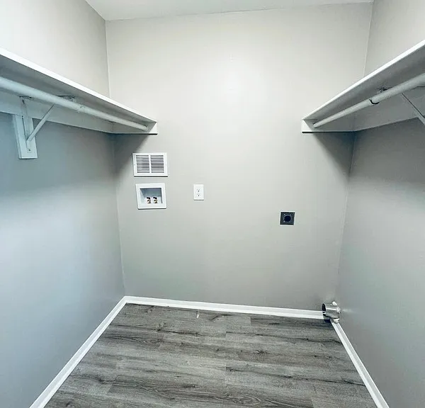 1208 E Schaub Dr — Photo 11