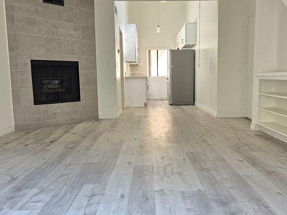 4th image of 11230 Camarillo St APT 207