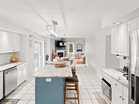 5th image of 14 Bartlett Rd