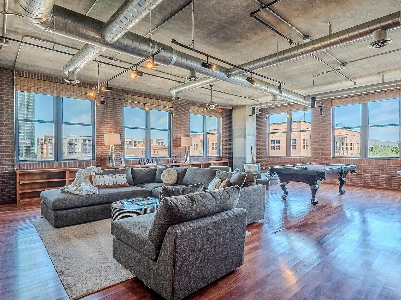 2 bed, 1932 sqft, $3,250 — Photo 2