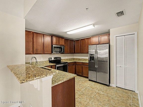 5th image of 4127 Meander Pl Unit 201