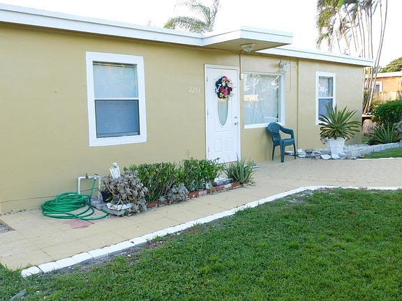 2nd image of 2293 Pineway Dr