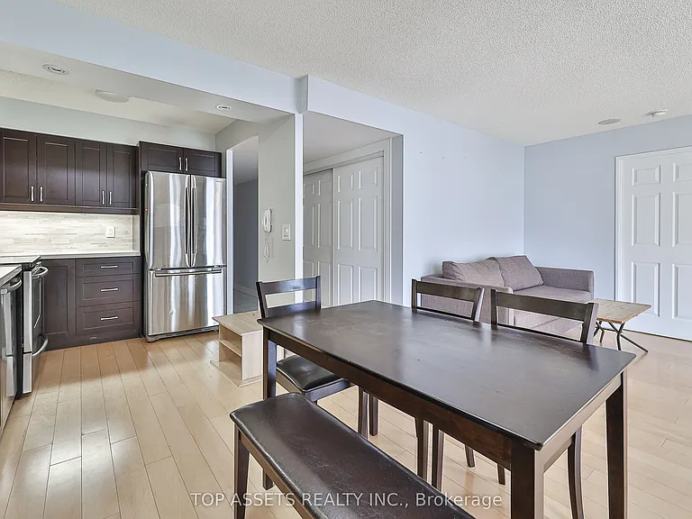 24 Wellesley St W #614 — Photo 10