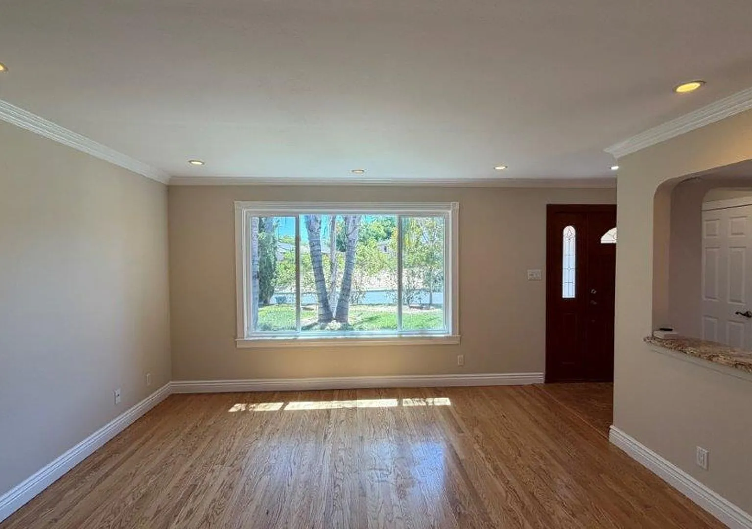 Beautiful Updated 4-Bedroom Martinez Home with Hardwood Floors, Backyard & Gardener Included — Photo 2