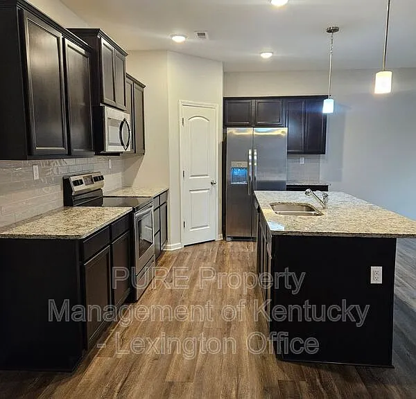 121 Forester Ct — Photo 8
