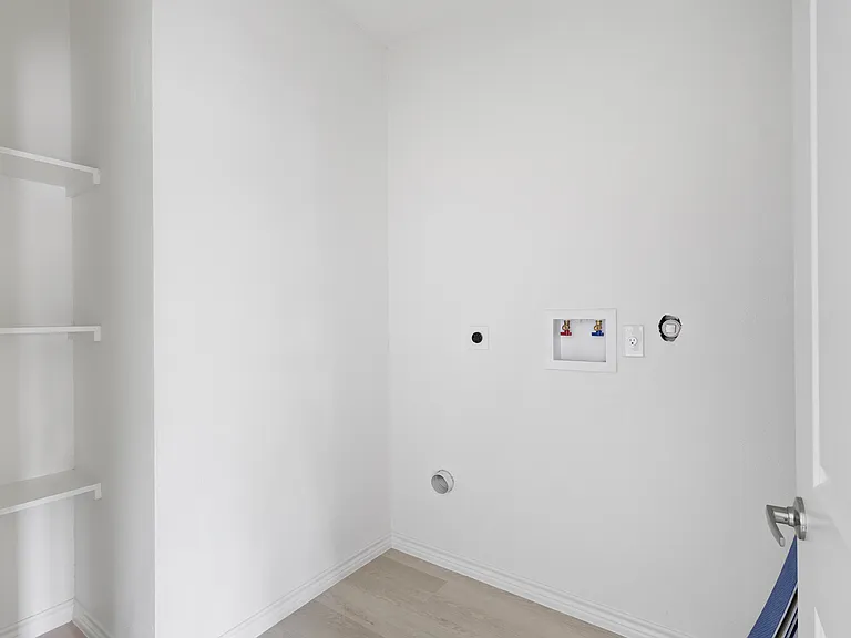 223 Florencia Ave — Photo 13