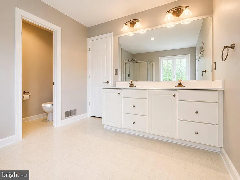 20937 Cox Mills Ct — Photo 19