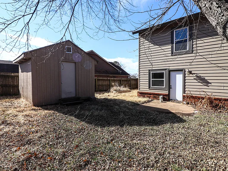 11323 S Ash St — Photo 8