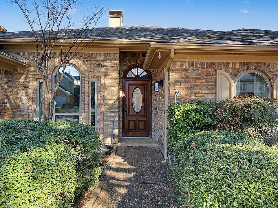 1203 Babbling Brook Dr