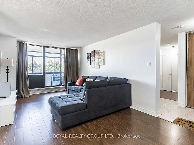 18 Knightsbridge Rd #303 — Photo 17