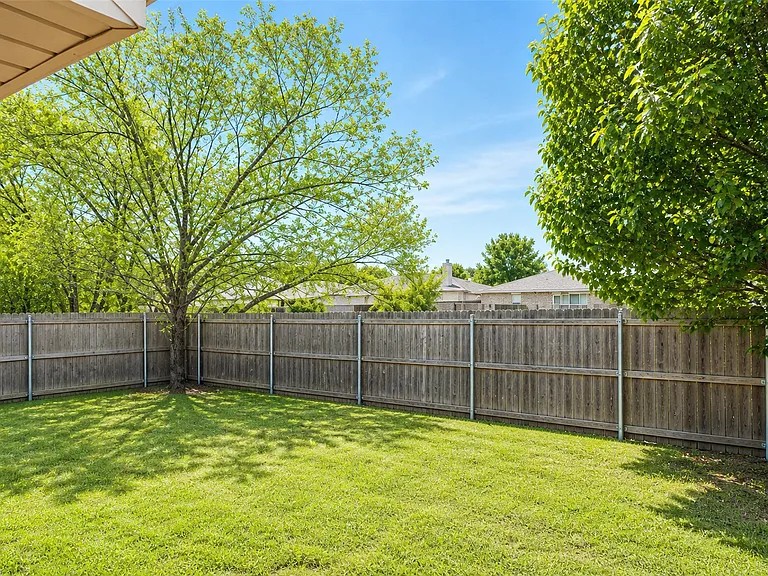 8833 Sunset Trace Dr — Photo 6