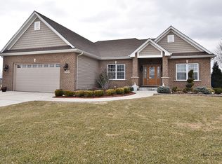 802 Hathaway Ct, North Aurora, IL 60542