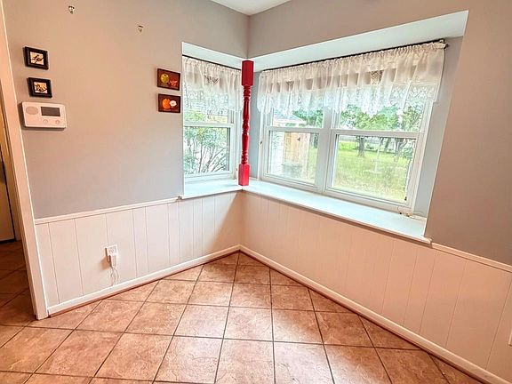 5th image of 208 Pine Valley