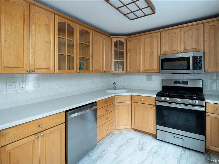 32 Chester Ave — Photo 10