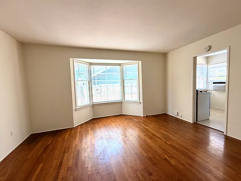 1213 E Ocean Blvd #3 — Photo 7