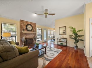 2207 Hunter View Ct, Arlington, TX 76013