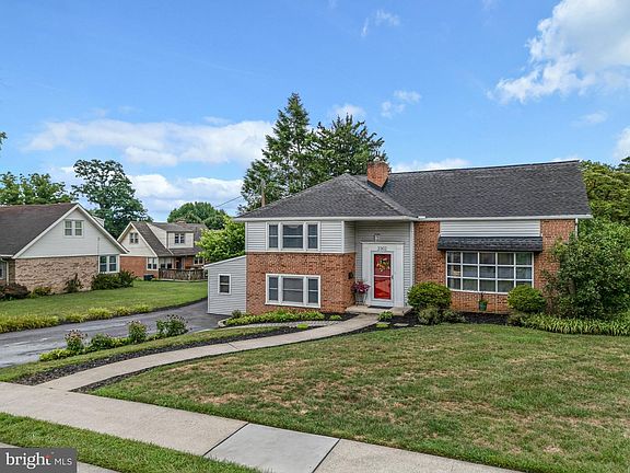 4th image of 2302 Bressler Dr