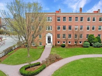 36 Browne St APT 2, Brookline, MA, 02446