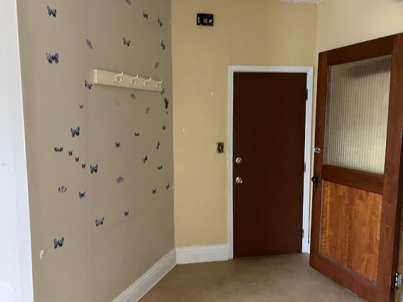 2nd image of 215 Forest Ave