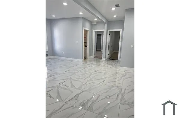 Building Photo - 675 Summer Ave #1