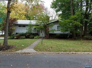 936 Midland Rd, Oradell, NJ 07649