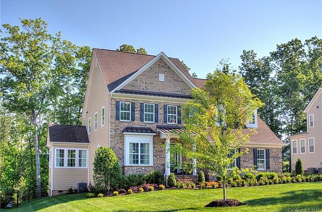 1st image of 258 Monteray Oaks Cir