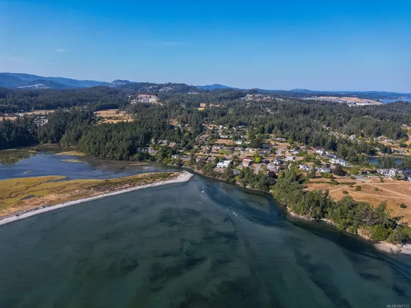 3944 Circle Dr, Metchosin, BC V9C 4A9