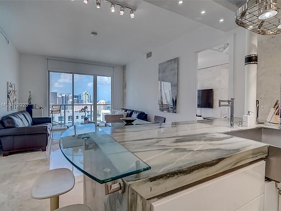 3rd image of 1155 Brickell Bay Dr Ph 208