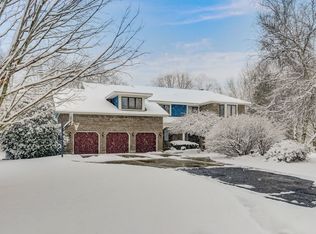 38532 N Oakcrest Ln, Wadsworth, IL 60083