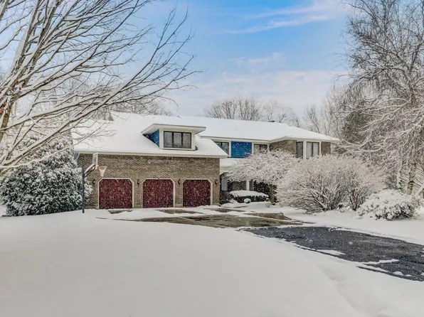 38532 N Oakcrest Ln, Wadsworth, IL 60083