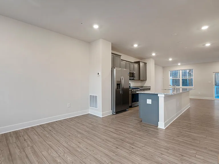 258 Waterstone Rd — Photo 8