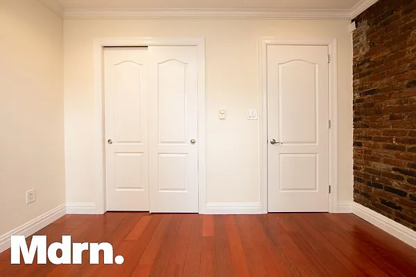 Rented by Mdrn Residential | media 10