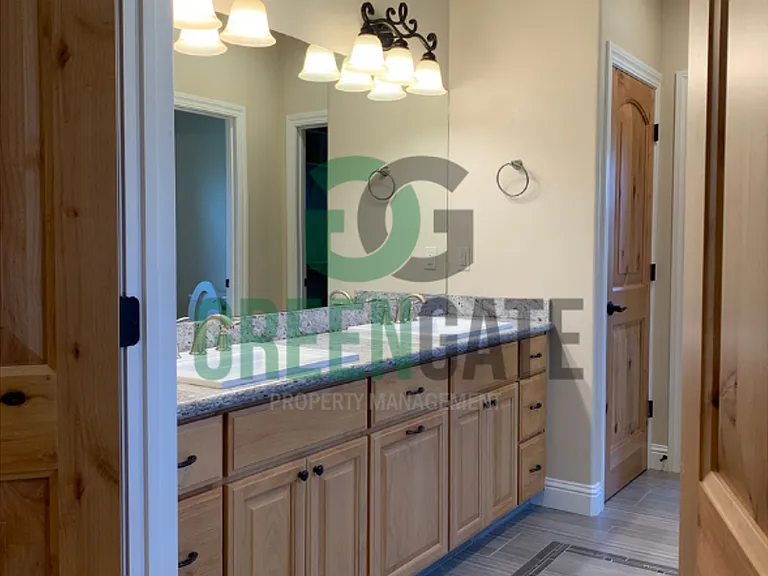 11164 Carrolton Rd — Photo 32